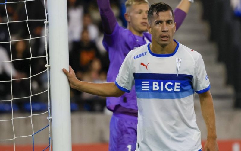 “Se hace largo jugar dos partidos en un mes”: Farías critica el calendario y apunta al Cupo 2 a Libertadores como objetivo de la UC