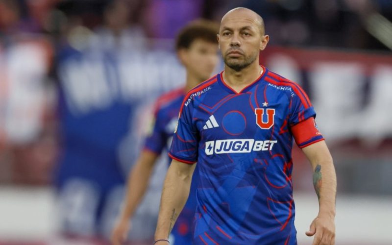 Marcelo Díaz explica decisión de retirarse del fútbol: "Ya lo entregué todo. No quiero terminar de rodillas"