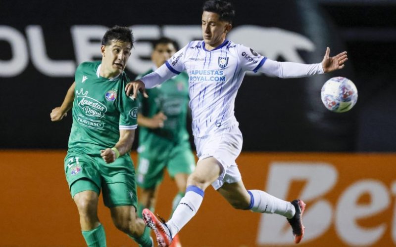 Huachipato se mete en zona de clasificación a Copa Sudamericana tras igualar con Audax Italiano