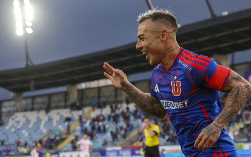 La U golea a Everton con triplete de Eduardo Vargas y queda a siete puntos de Colo-Colo
