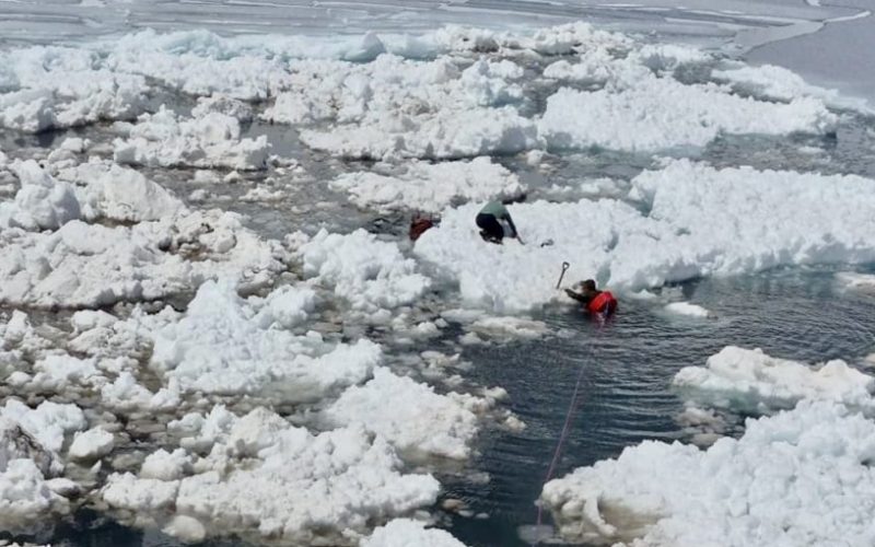 Con robots submarinos y apoyo de la Armada retomarán este jueves la búsqueda del tercer fallecido por la avalancha en Portillo