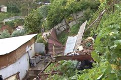 Daños totales y evaluación de otra vivienda tras colapso en Reñaca Alto por las lluvias