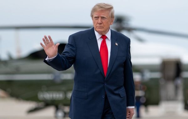 Donald Trump afirma que quienes filtren información sobre operaciones militares de Estados Unidos deberían "ser fusilados"