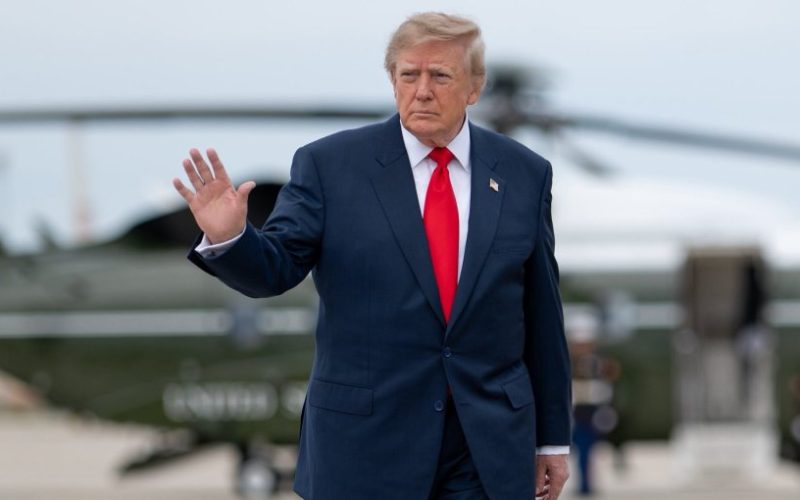 Donald Trump afirma que quienes filtren información sobre operaciones militares de Estados Unidos deberían "ser fusilados"