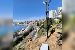 Con cámaras y sensores vigilan talud de Av. España ante nuevas lluvias en Valparaíso