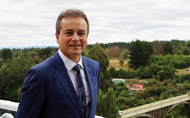 Decretan prisión preventiva para el alcalde de Río Bueno tras ser formalizado por delitos de corrupción