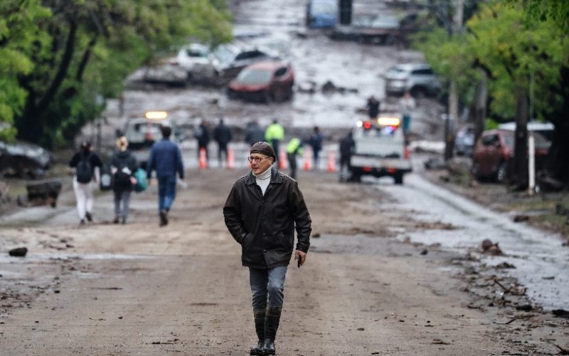 Ordenan evacuaciones preventivas en cuatro comunas de la región Metropolitana por riesgo de remociones en masa
