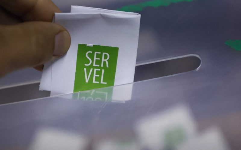 Senador Bianchi pide revertir recorte de $4.800 millones al Servel y propone reducir aportes estatales a partidos políticos
