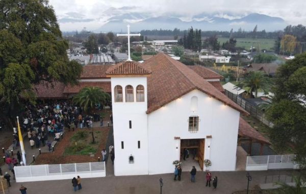 Cuatro extranjeros encapuchados irrumpieron en parroquia de Codegua, maniataron al sacerdote y huyeron con 30 millones de pesos