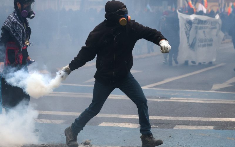 Carabineros reporta 17 detenidos tras marcha por autonomía de pueblos originarios